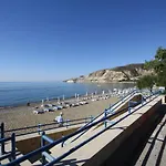 Bay *
