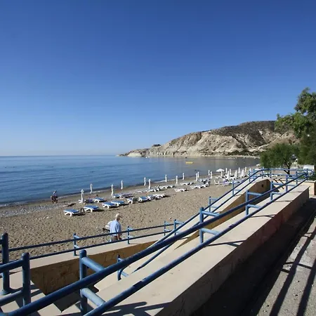 Bay *